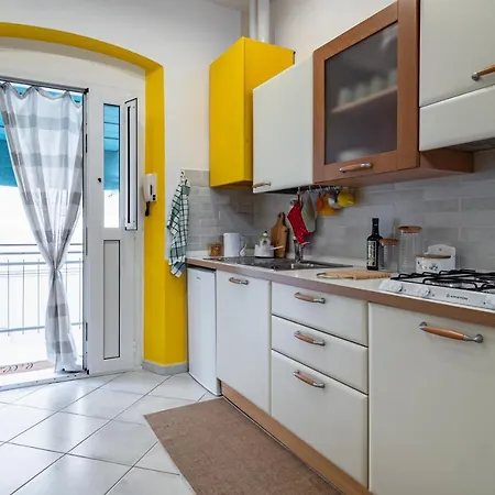 Apartman Guesthost - - Near The Station