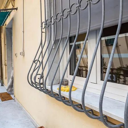 Apartman Guesthost - - Near The Station La Spezia