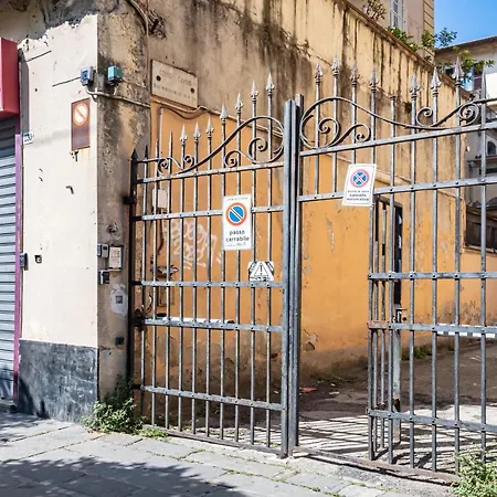 - Near The Station Appartement