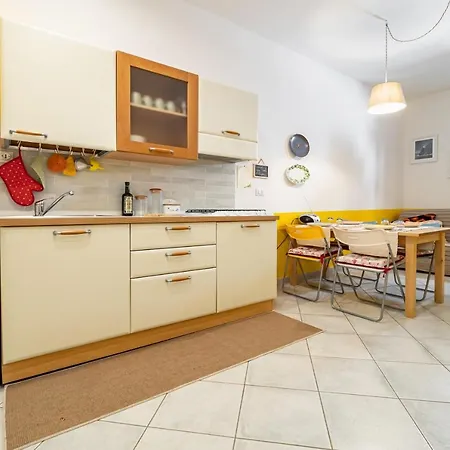 Apartman Guesthost - - Near The Station