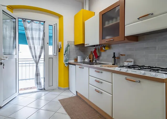 Apartman Guesthost - - Near The Station