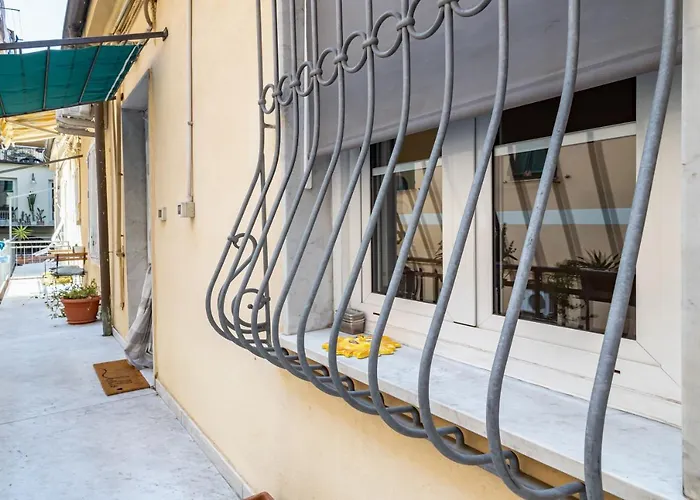 Apartman Guesthost - - Near The Station La Spezia