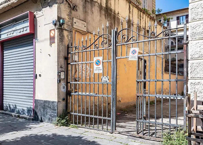 Guesthost - - Near The Station Apartman