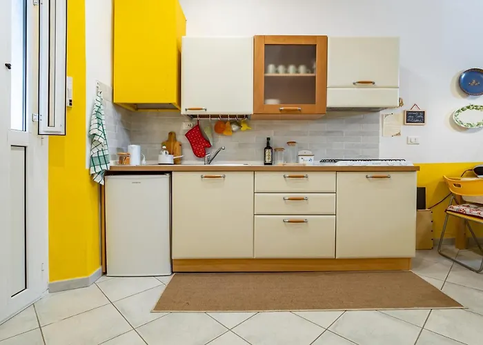 Apartman Guesthost - - Near The Station La Spezia